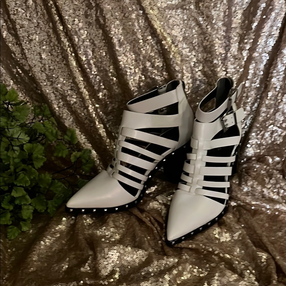 Chic White Strappy Heeled Boots
